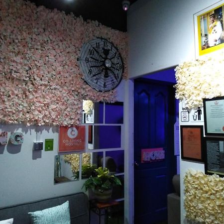 Co.Living Hostel Bandar Seri Begawan Esterno foto