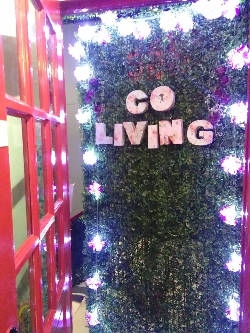 Co.Living Hostel Bandar Seri Begawan Esterno foto