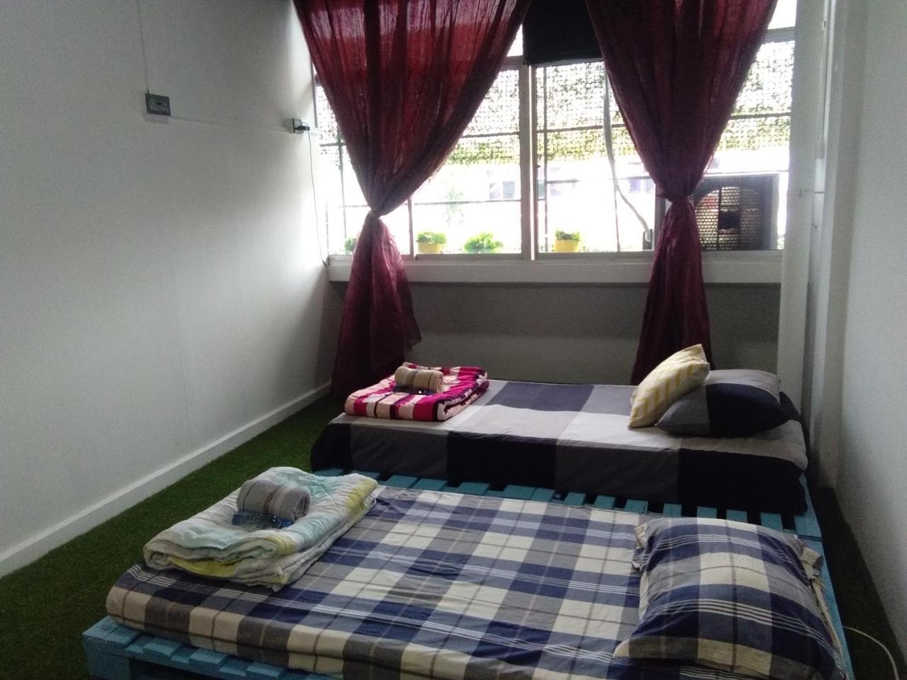 Co.Living Hostel Bandar Seri Begawan Esterno foto