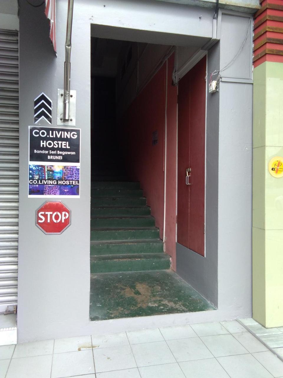 Co.Living Hostel Bandar Seri Begawan Esterno foto