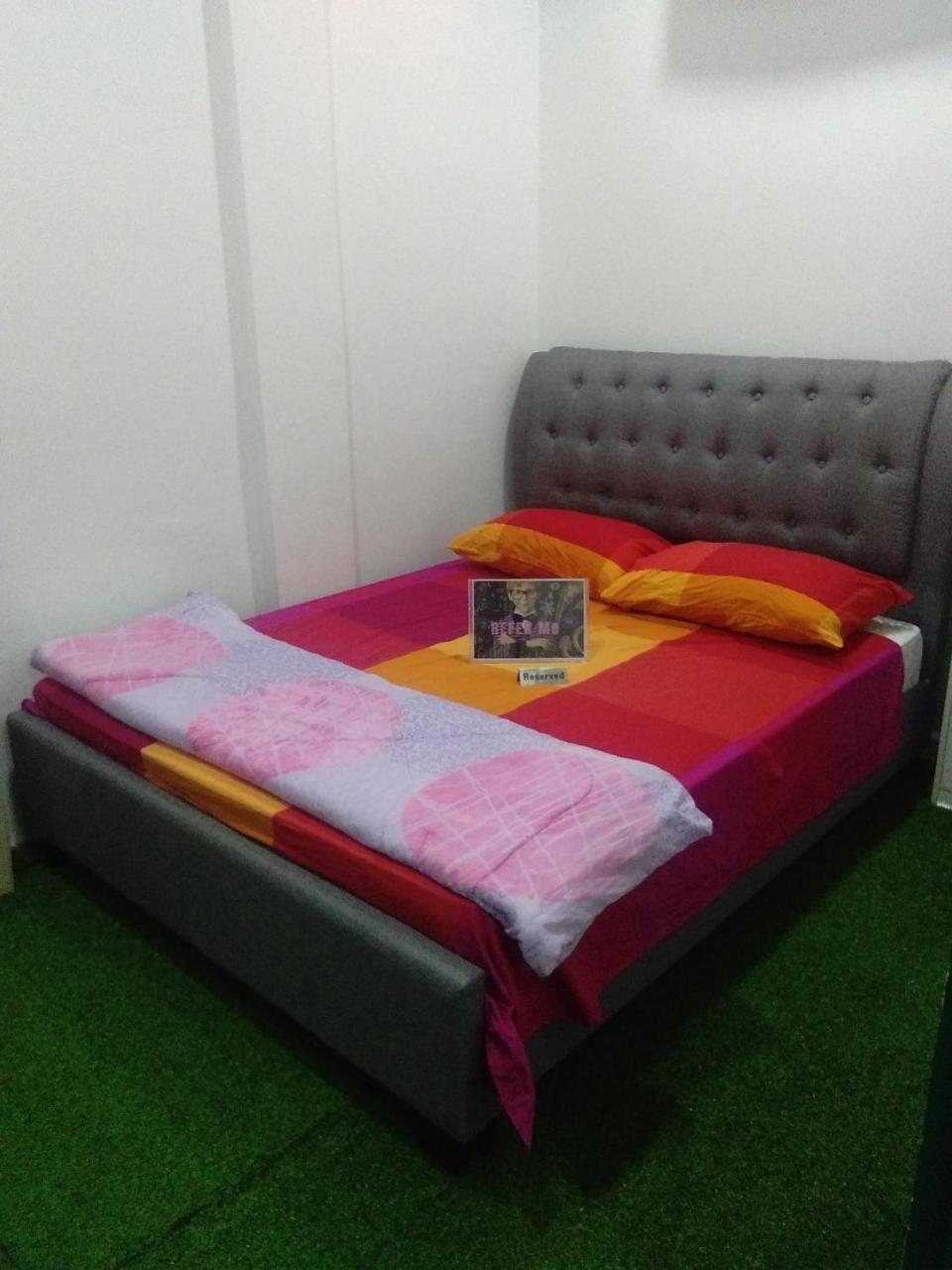 Co.Living Hostel Bandar Seri Begawan Esterno foto