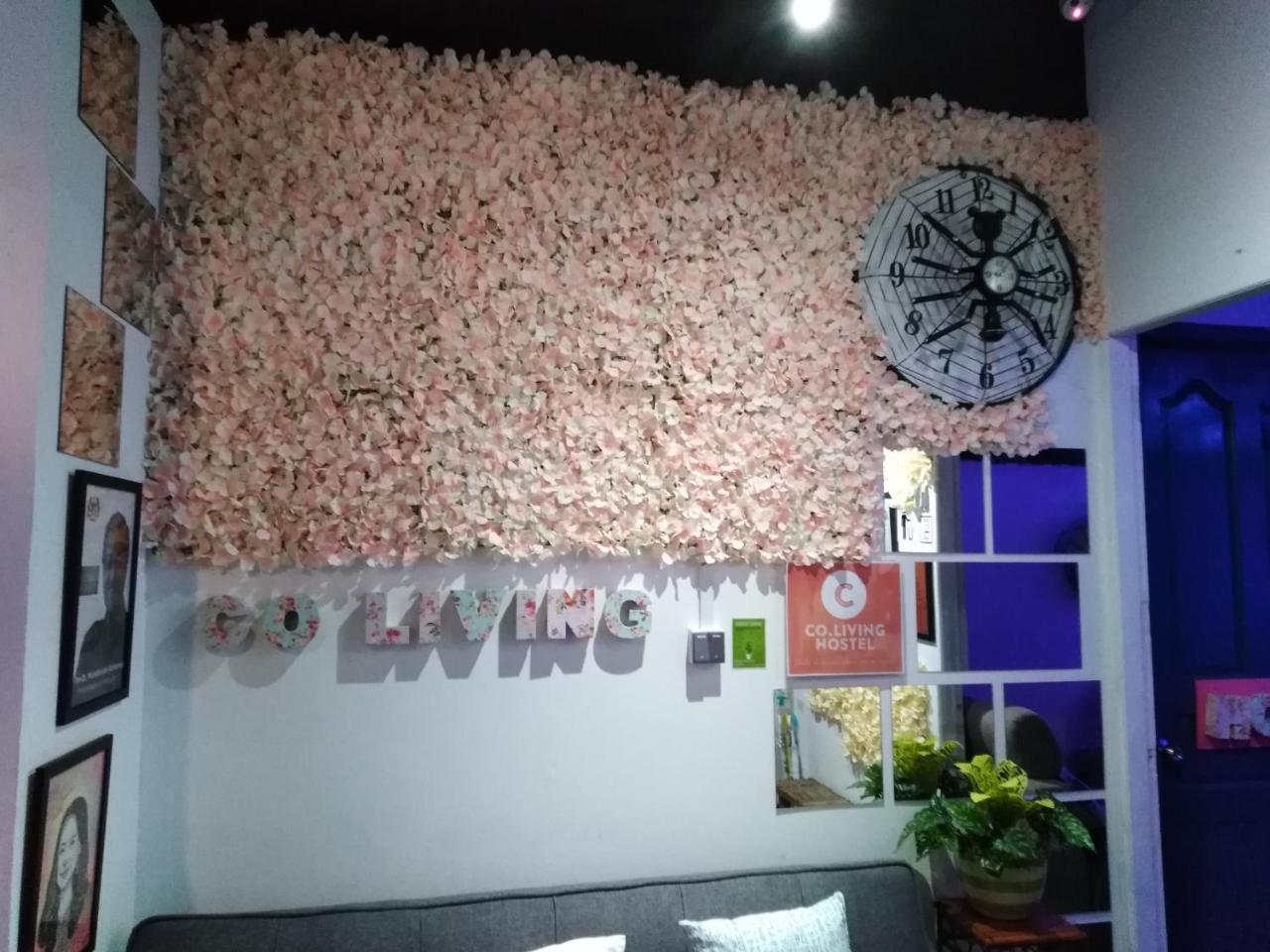 Co.Living Hostel Bandar Seri Begawan Esterno foto
